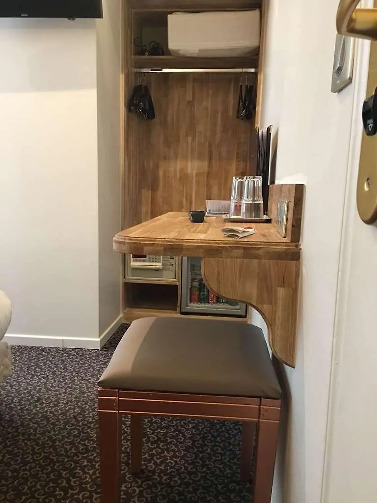 Hotel Louvre Sainte Anne Paris
