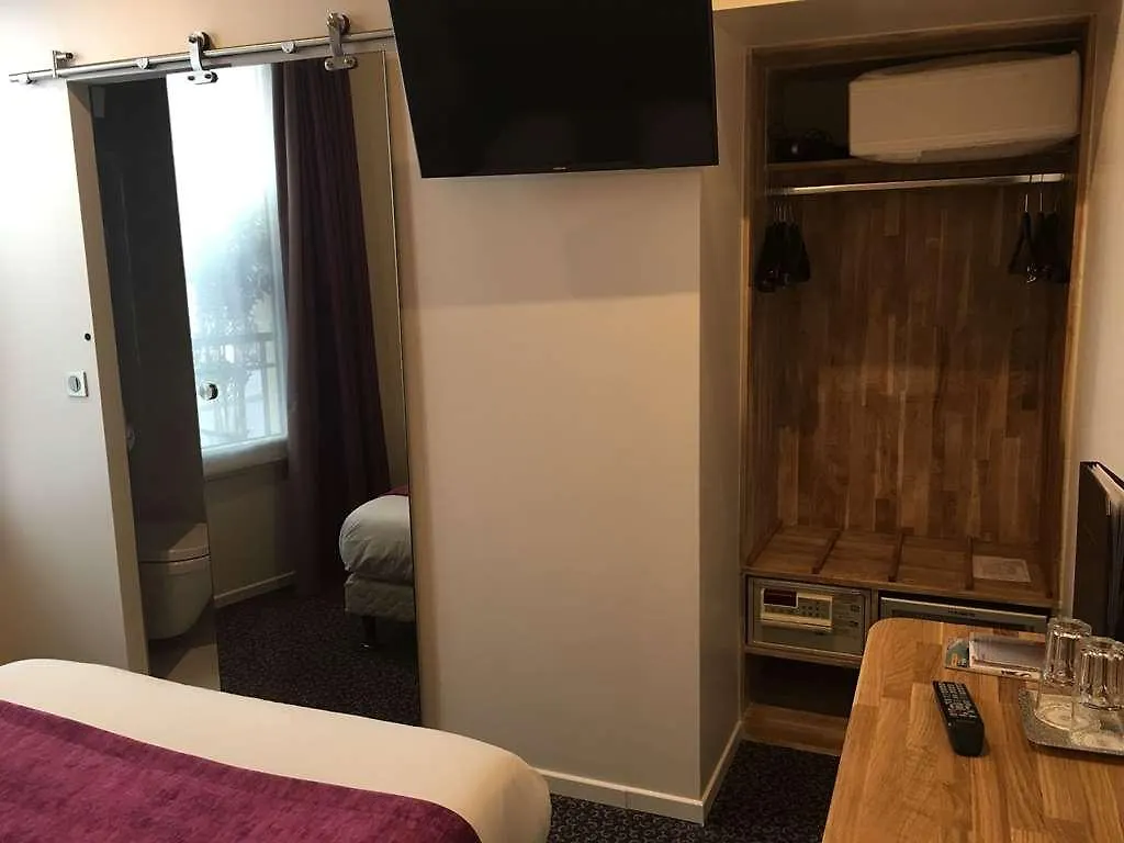 Louvre Sainte Anne 3*