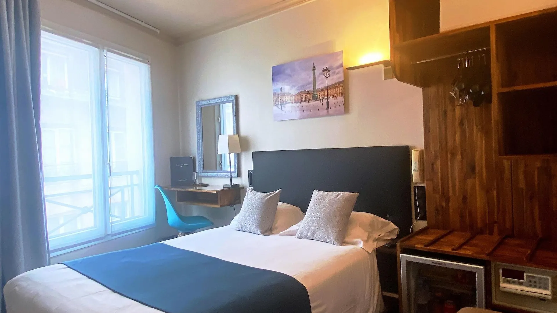 Louvre Sainte Anne Hotel Paris