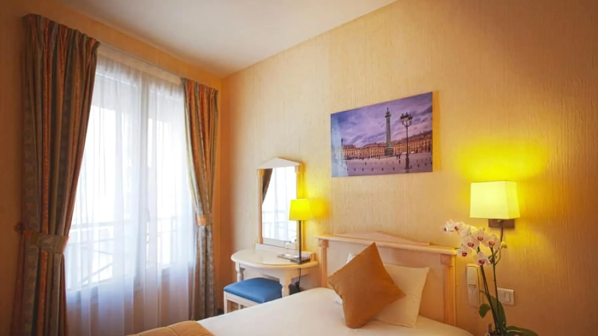Louvre Sainte Anne 3*