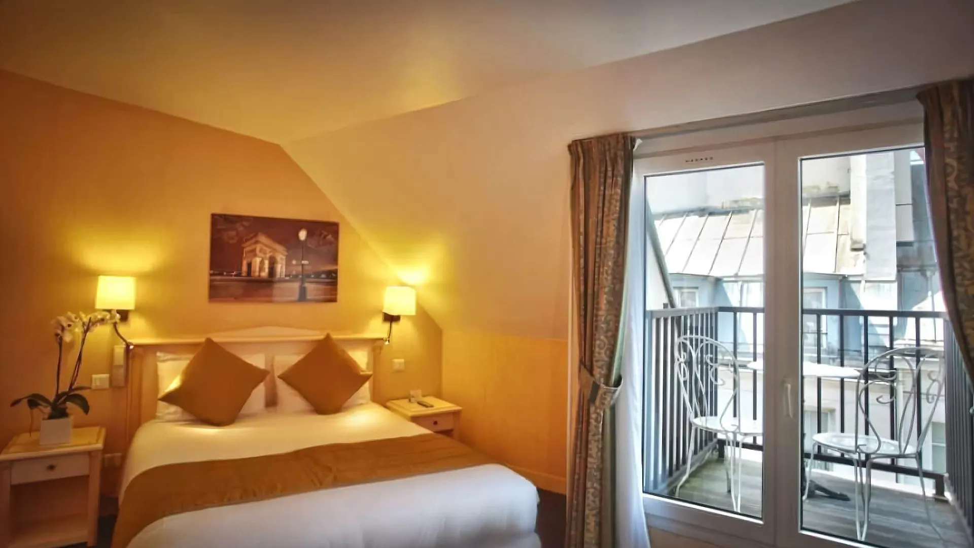 Louvre Sainte Anne Hotel