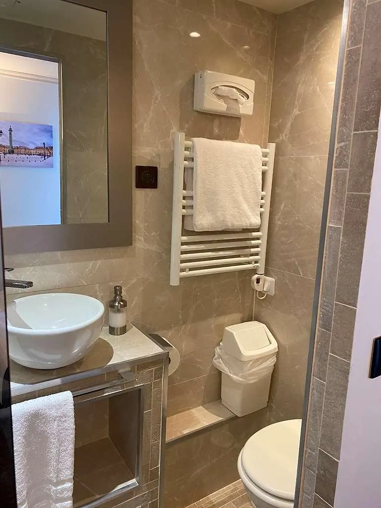 Hotel Louvre Sainte Anne Paříž