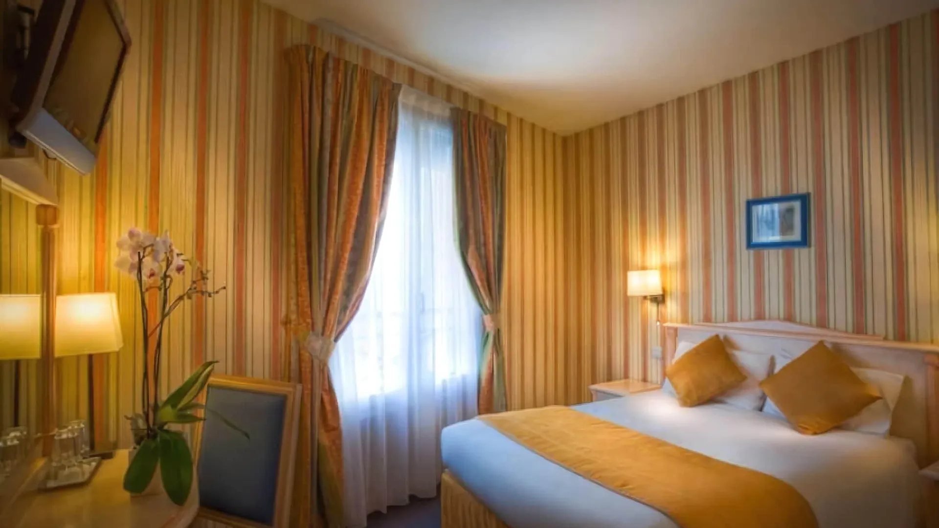 Louvre Sainte Anne Hotel